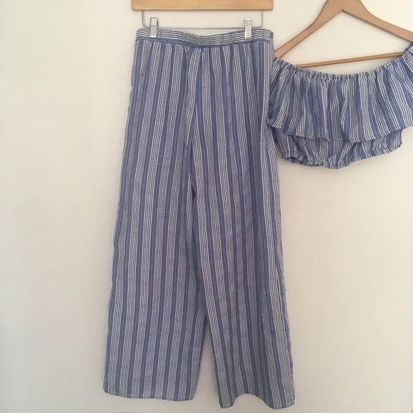 Blue and white striped crop top and pant set - Picture 5 of 6